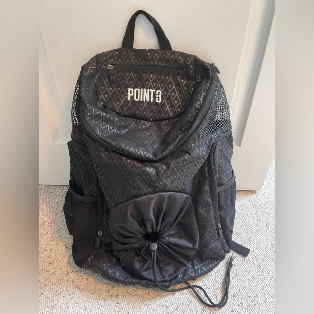 POINT 3 ROAD TRIP 2.0 BASKETBALL BACKPACK